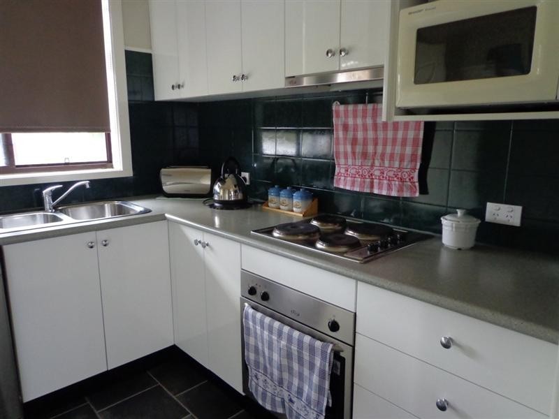 28 Craig Ave, Oxley Park NSW 2760