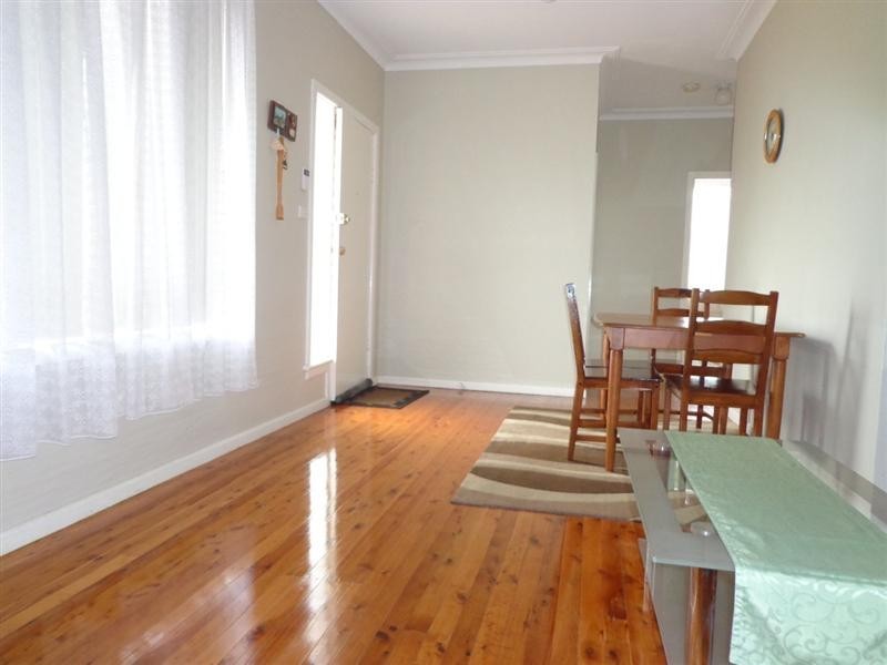 28 Craig Ave, Oxley Park NSW 2760