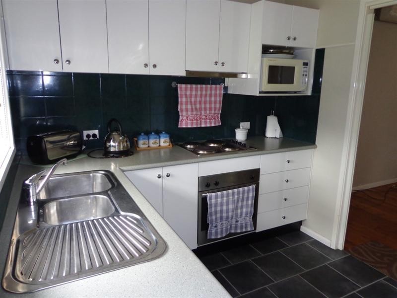 28 Craig Ave, Oxley Park NSW 2760