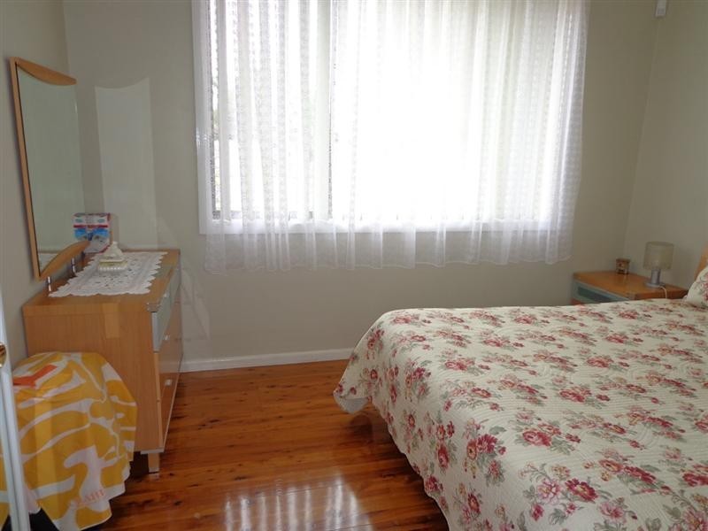 28 Craig Ave, Oxley Park NSW 2760