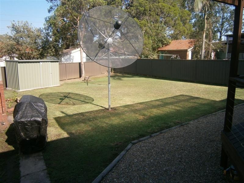 28 Craig Ave, Oxley Park NSW 2760