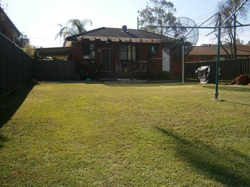 28 Craig Ave, Oxley Park NSW 2760