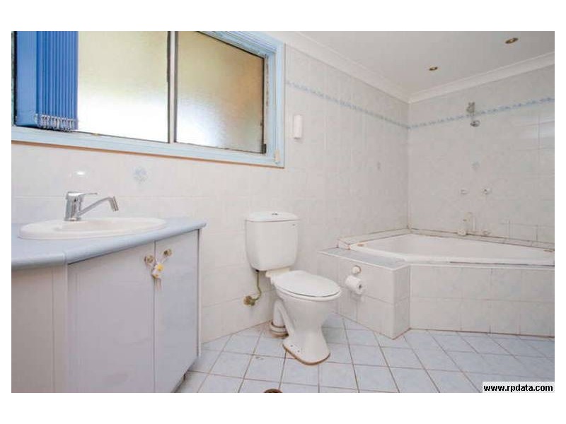 32a Saddington, St Marys NSW 2760