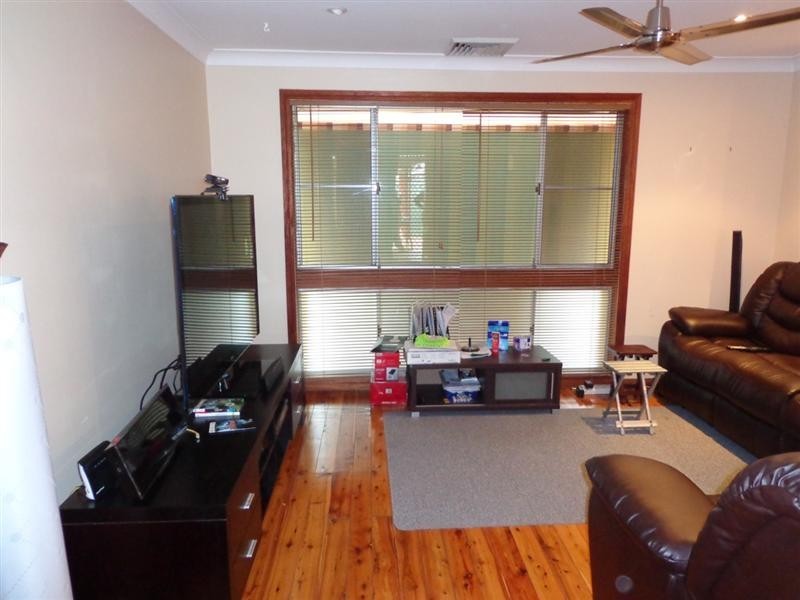 1 Malabine Pl, South Penrith NSW 2750