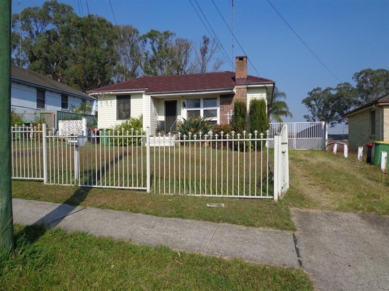 8 Swanston St, St Marys NSW 2760