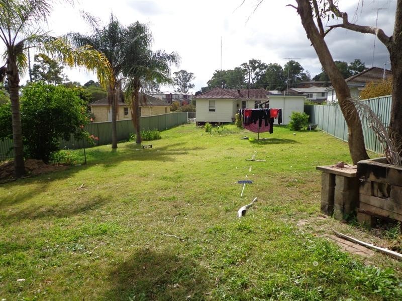 8 Swanston St, St Marys NSW 2760