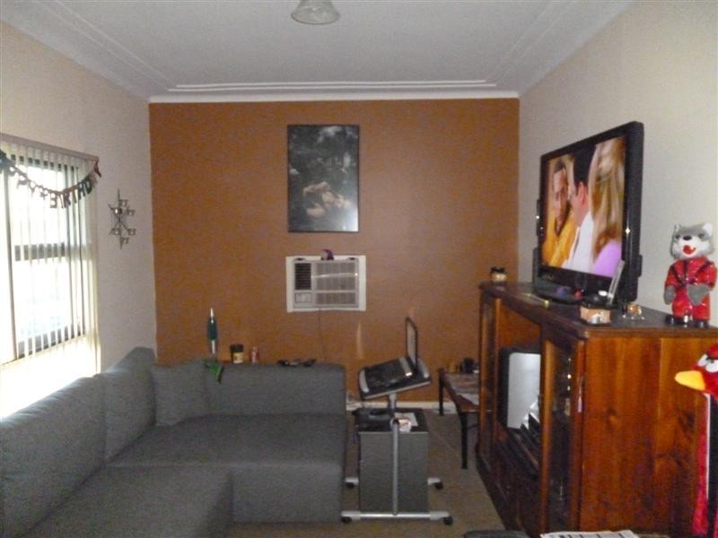 8 Brooker St, Colyton NSW 2760