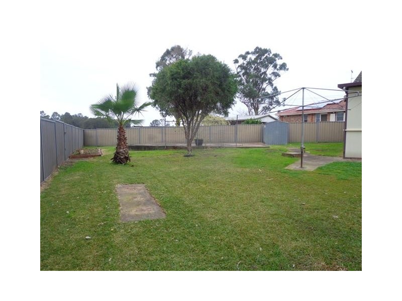 26 Nauru Cres, Lethbridge Park NSW 2770