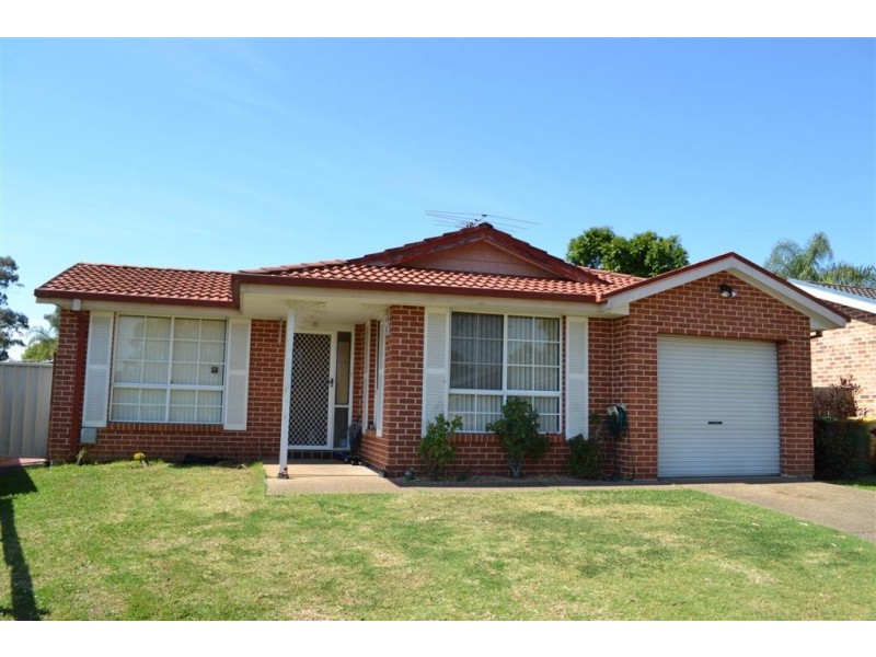 4 Dione Court, St Clair NSW 2759