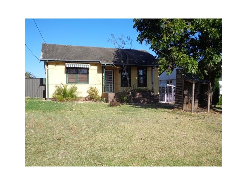 40 Adams Cres, St Marys NSW 2760