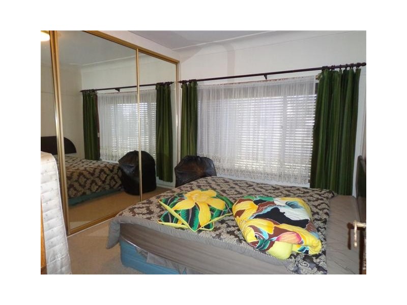 8 Dan Crescent, Colyton NSW 2760