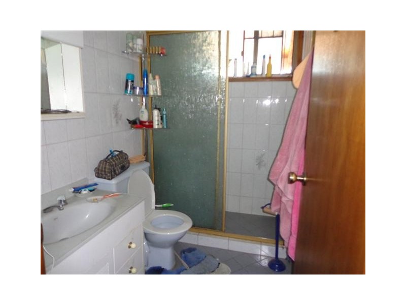 8 Dan Crescent, Colyton NSW 2760