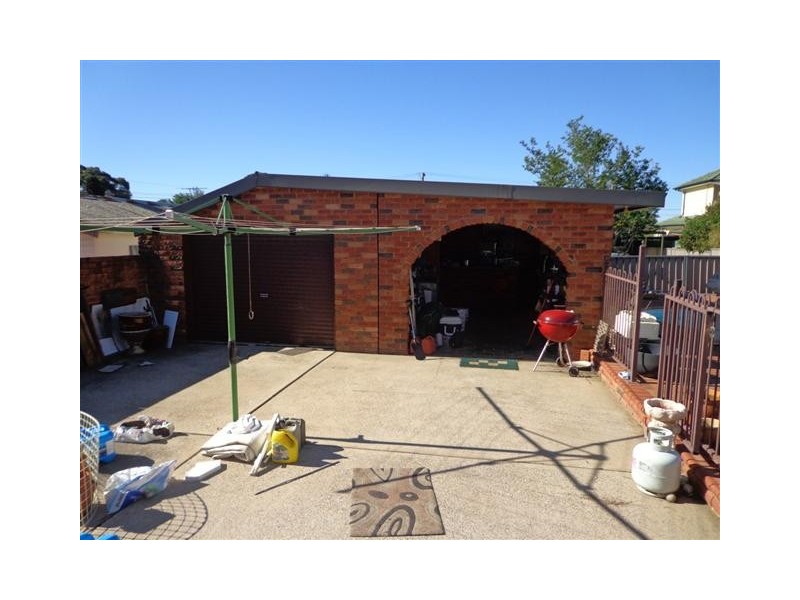 8 Dan Crescent, Colyton NSW 2760