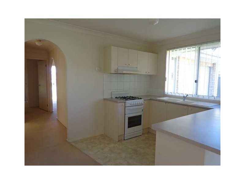 20 Kukundi Dr, Glenmore Park NSW 2745