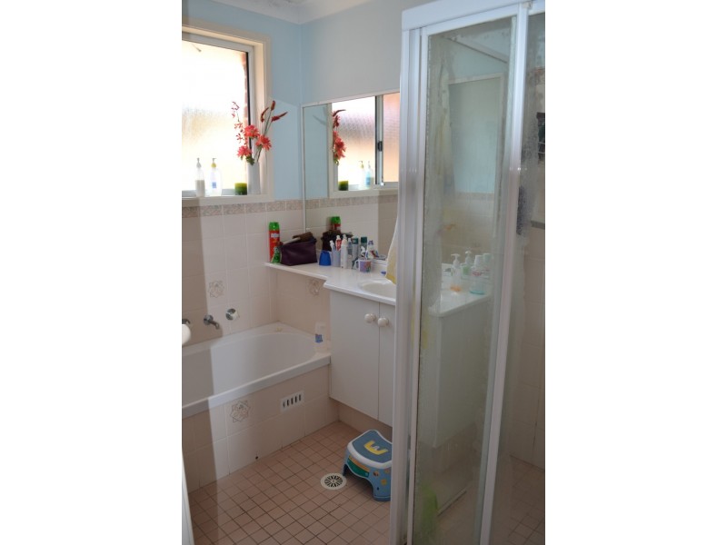 24 Henze Crescent, Claremont Meadows NSW 2747