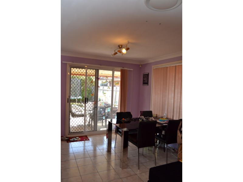 24 Henze Crescent, Claremont Meadows NSW 2747