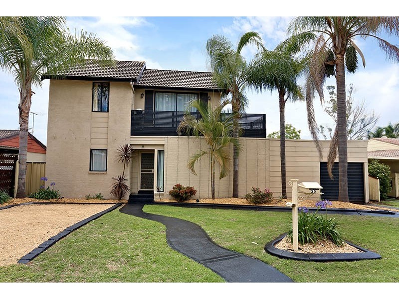 35 Blackwell Drive, St Clair NSW 2759