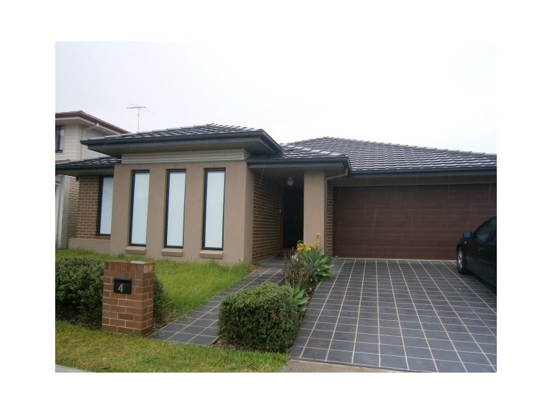 4 Corrigan Street, Ropes Crossing NSW 2760