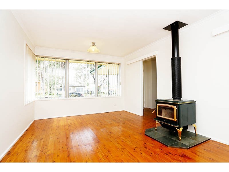 15 Barker Street, Cambridge Park NSW 2747