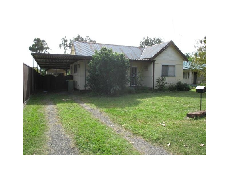 33 Canberra, Oxley Park NSW 2760