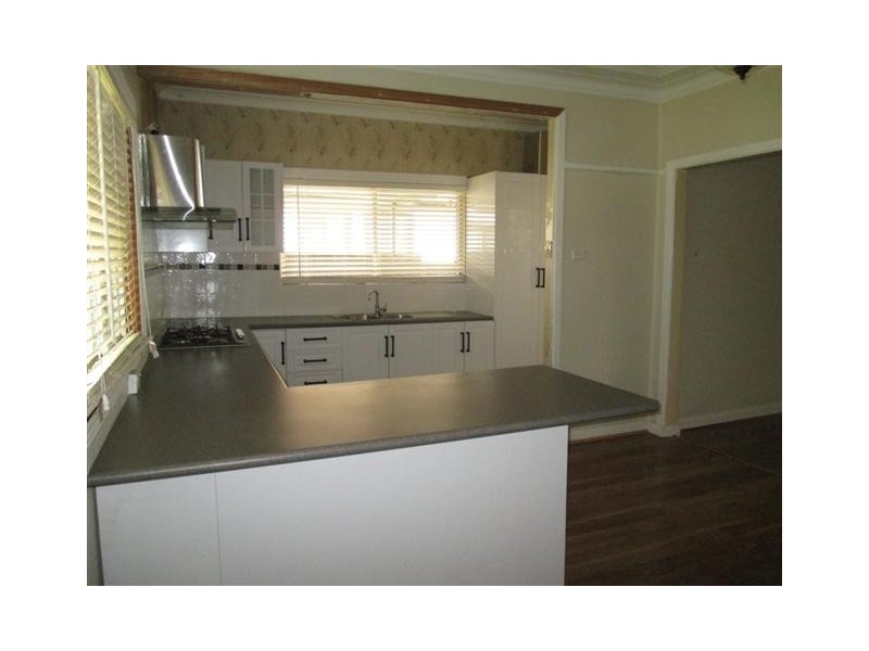 33 Canberra, Oxley Park NSW 2760