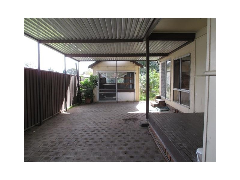 33 Canberra St, Oxley Park NSW 2760