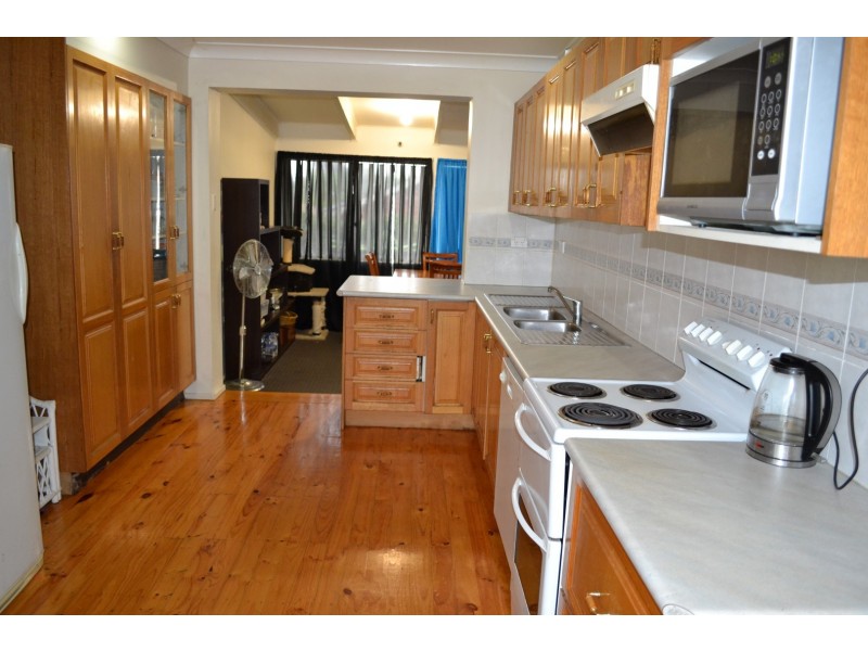 14 Explorers Way, St Clair NSW 2759