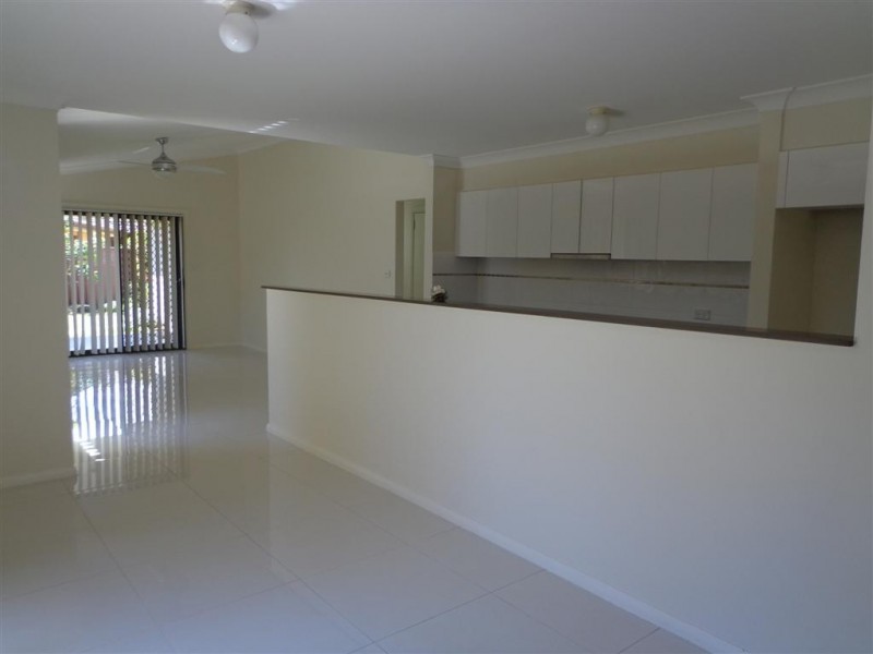 1 Dahlia, Claremont Meadows NSW 2747