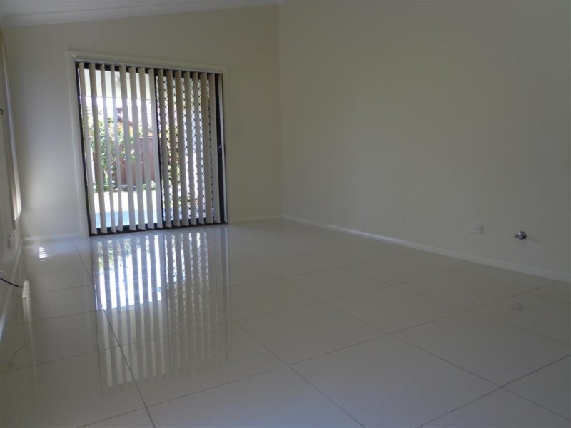 1 Dahlia, Claremont Meadows NSW 2747