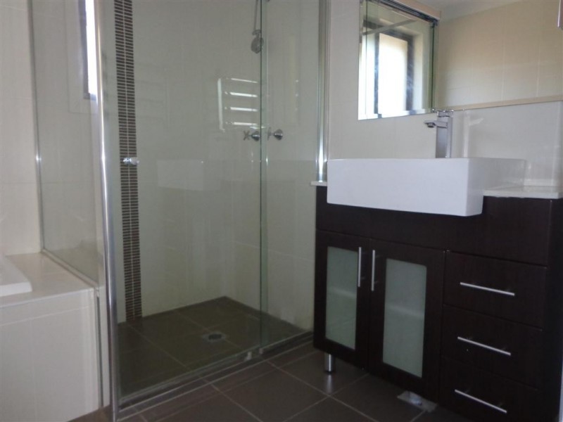 1 Dahlia, Claremont Meadows NSW 2747