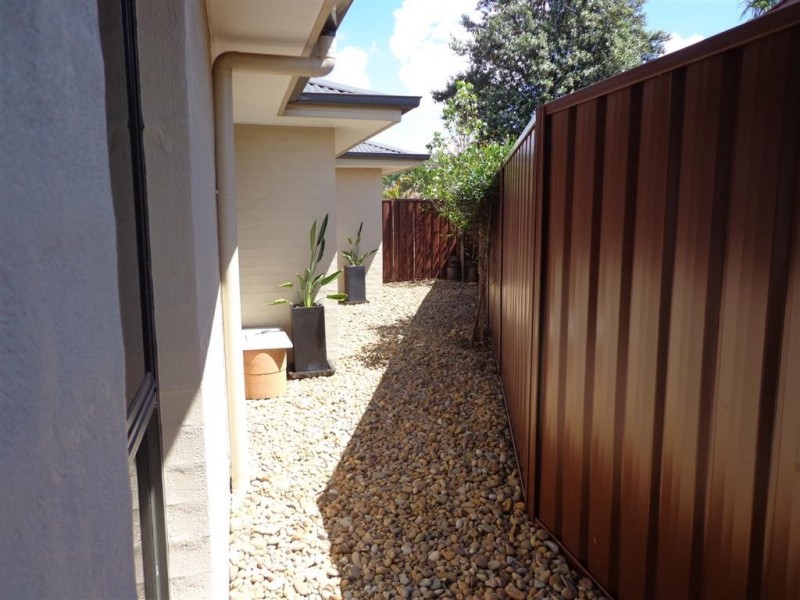 1 Dahlia, Claremont Meadows NSW 2747