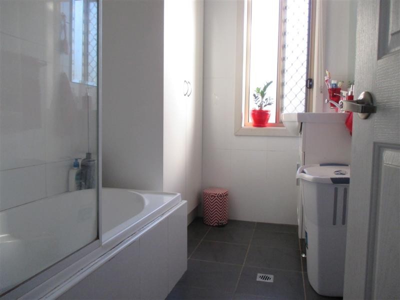 5 Fiji, Lethbridge Park NSW 2770