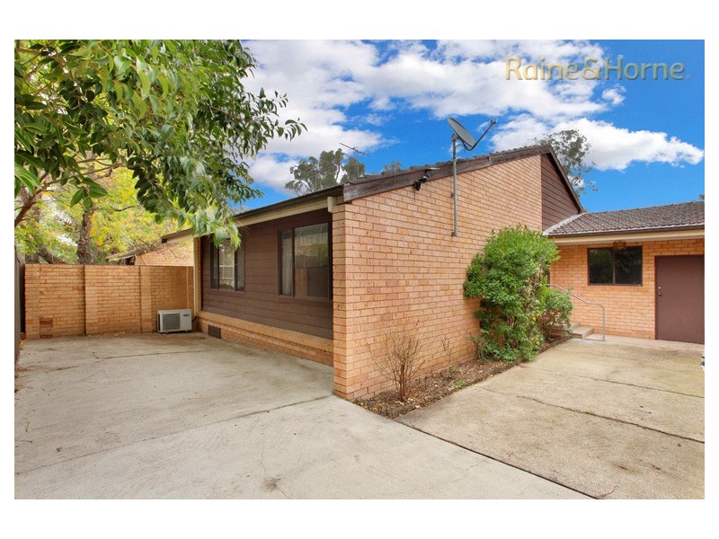 8/25 Barlow Street, Cambridge Park NSW 2747