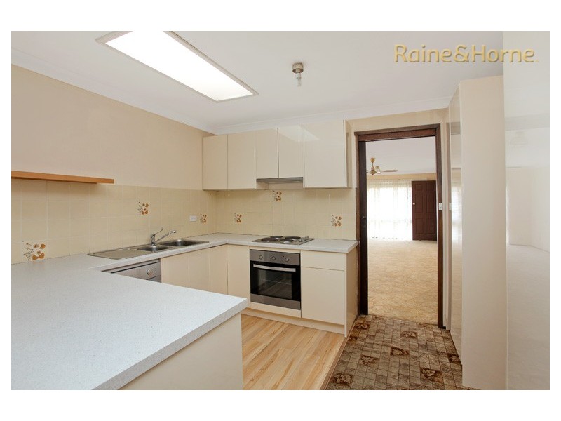 8/25 Barlow Street, Cambridge Park NSW 2747