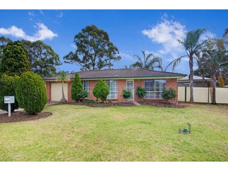8 Werona Ave, Claremont Meadows NSW 2747
