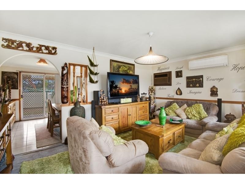 8 Werona Ave, Claremont Meadows NSW 2747