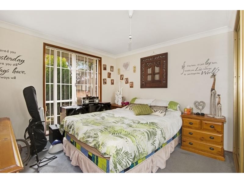 8 Werona Ave, Claremont Meadows NSW 2747