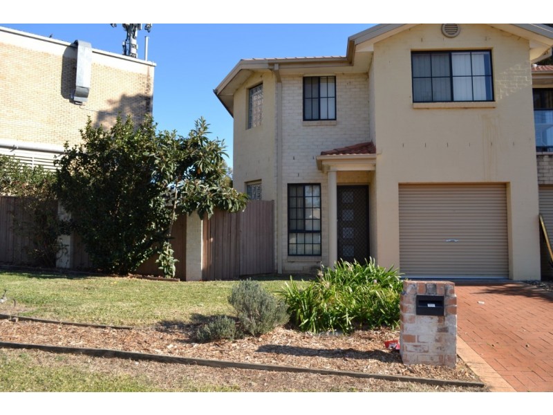 1/28 Noumea Street, Lethbridge Park NSW 2770