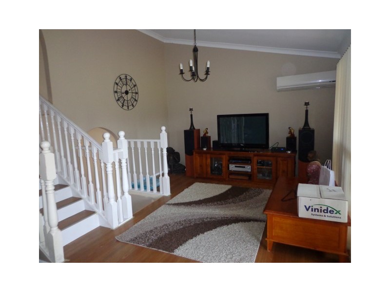 4 Buckland Road, St Clair NSW 2759