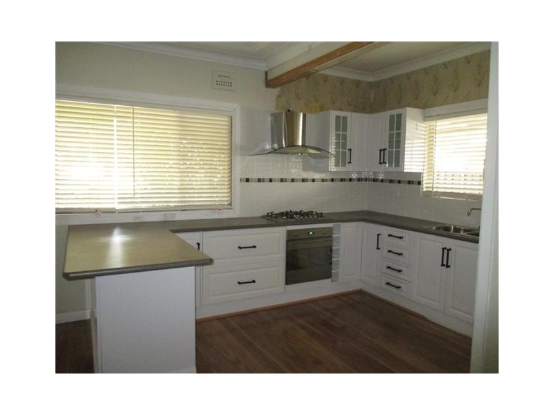 33 Canberra Street, Oxley Park NSW 2760