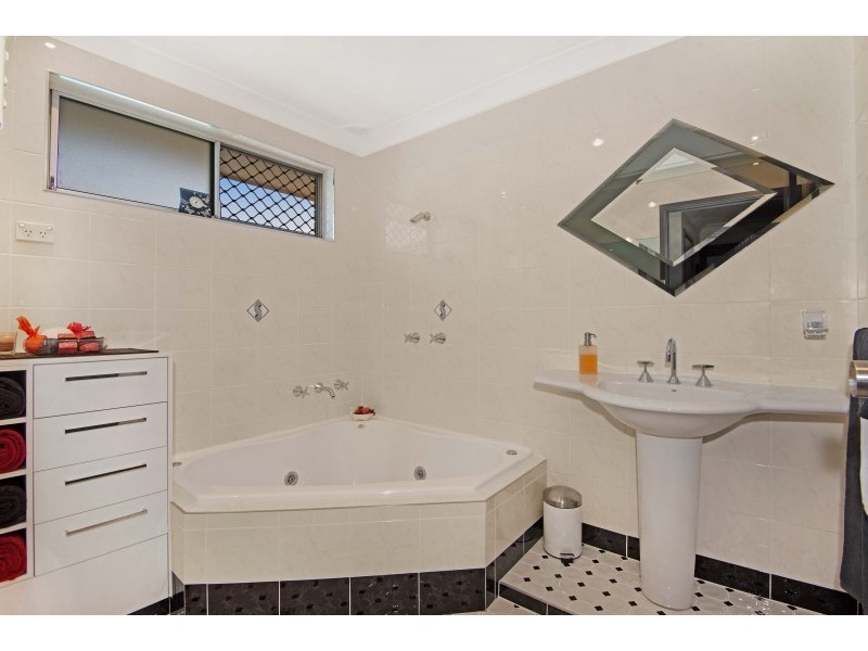 14 Lindridge Place, Colyton NSW 2760