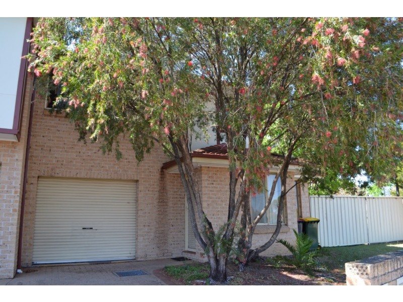 1/2 Wattle Avenue, North St Marys NSW 2760