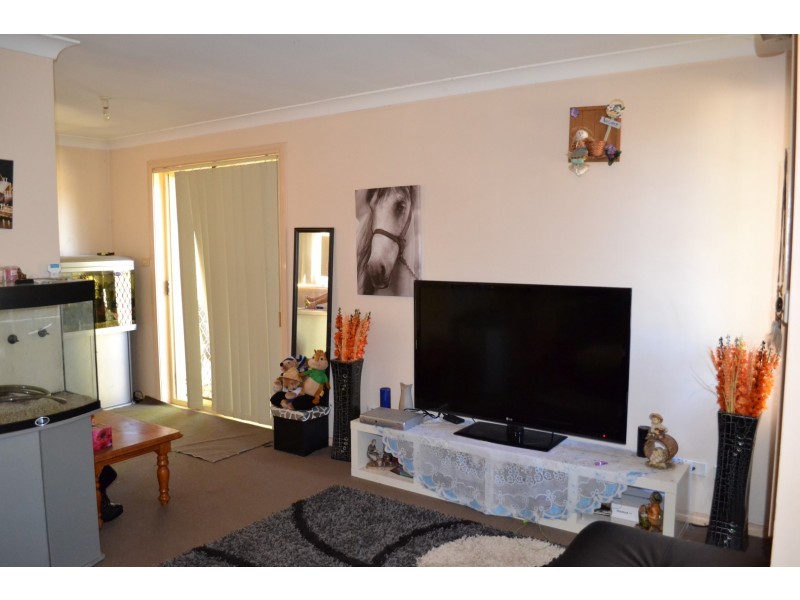 1/2 Wattle Avenue, North St Marys NSW 2760