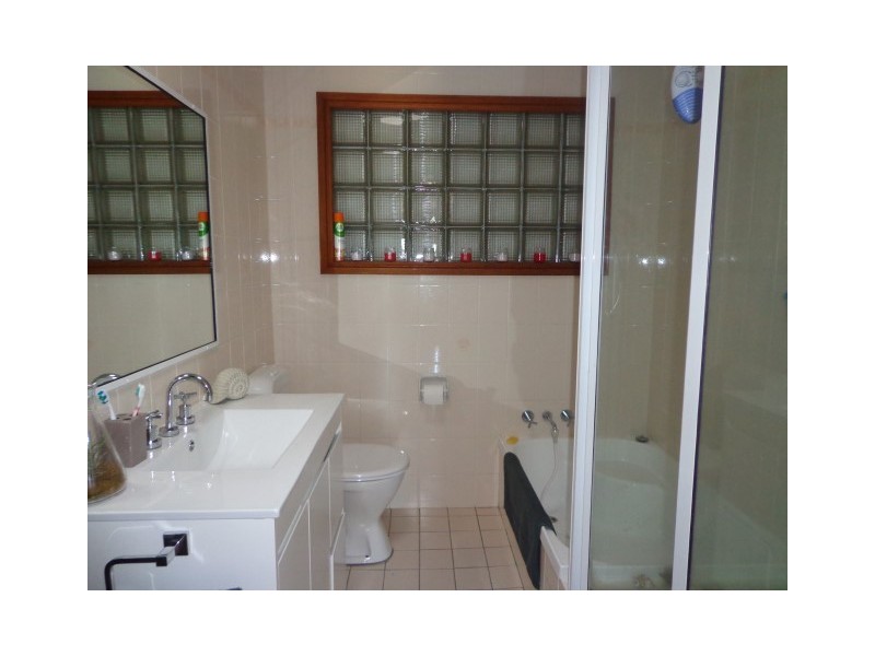 33 Barr St, Colyton NSW 2760