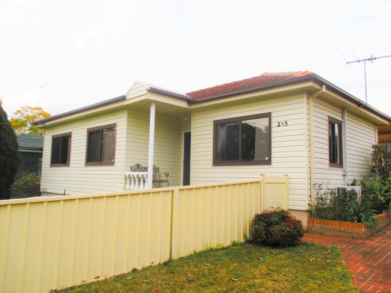 215 Carpenter Street, St Marys NSW 2760