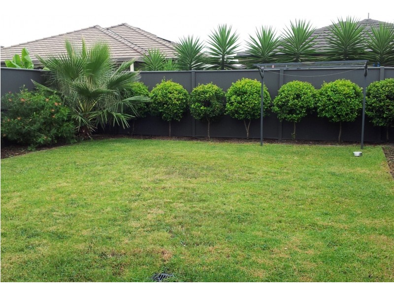 8 Dunlop Avenue, Ropes Crossing NSW 2760