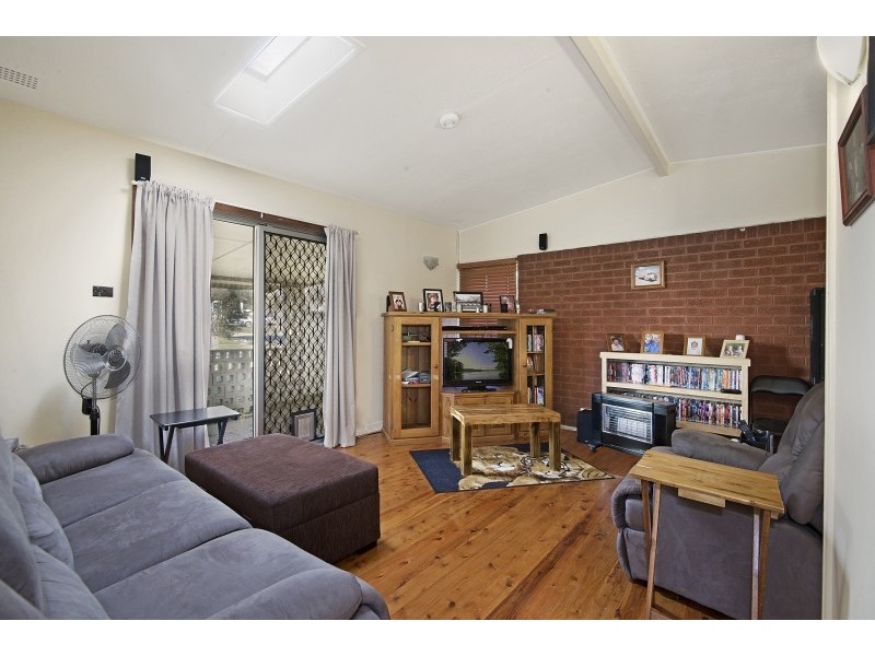 37 Dan Crescent, Colyton NSW 2760