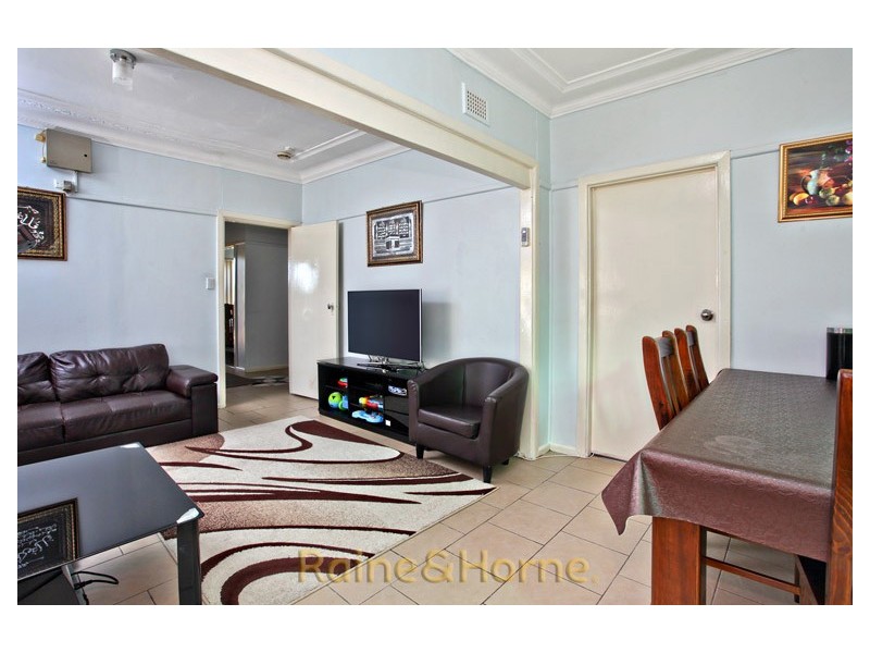 11 Hobart Street, Oxley Park NSW 2760