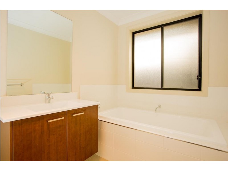 4 Corrigan Street, Ropes Crossing NSW 2760