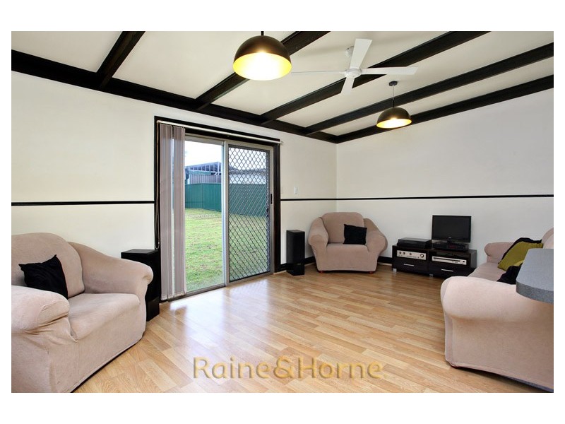 33 White Parade, St Marys NSW 2760